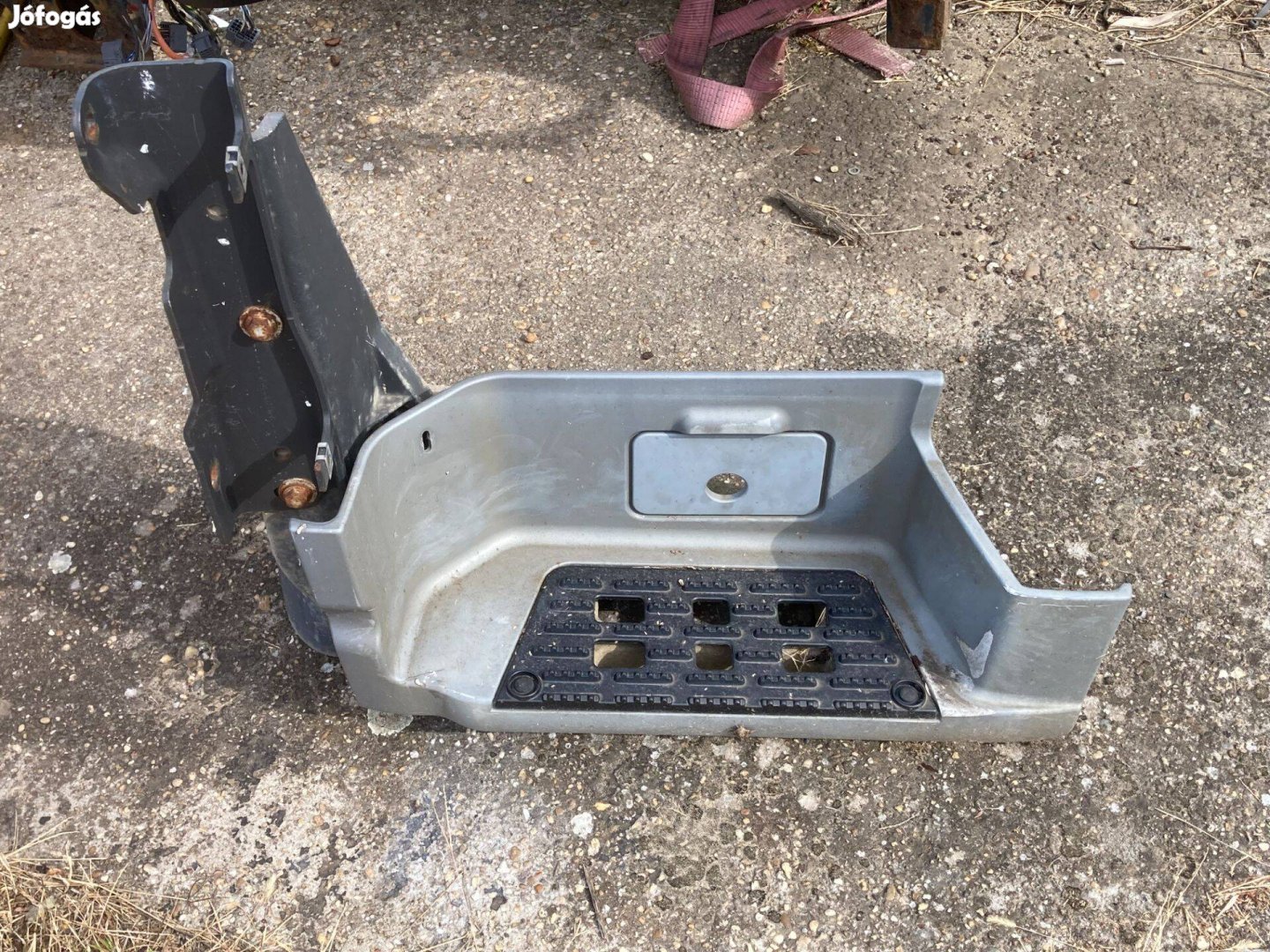 Mercedes Actros fellépő lépcső eladó!