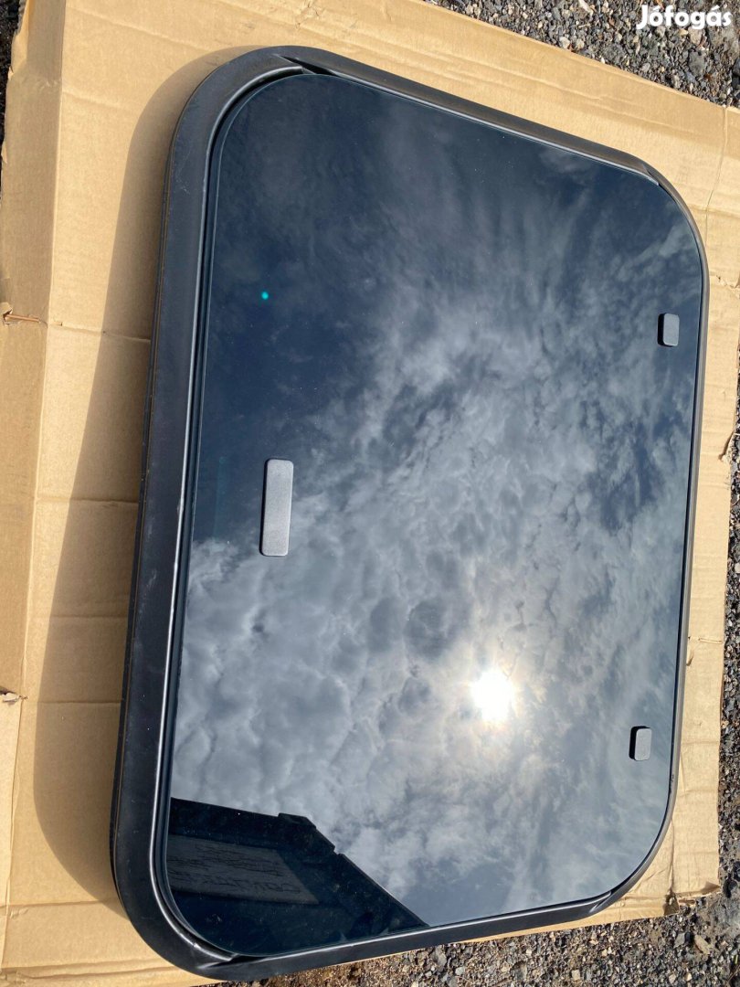 Mercedes Actros tetőablak