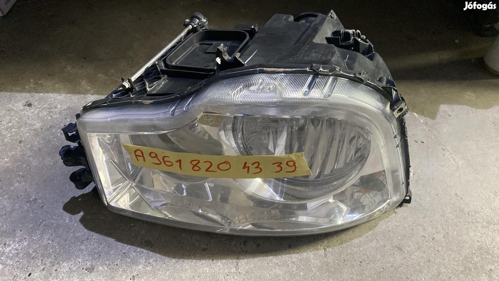 Mercedes Antos jobb fényszóró A9618204339 eladó
