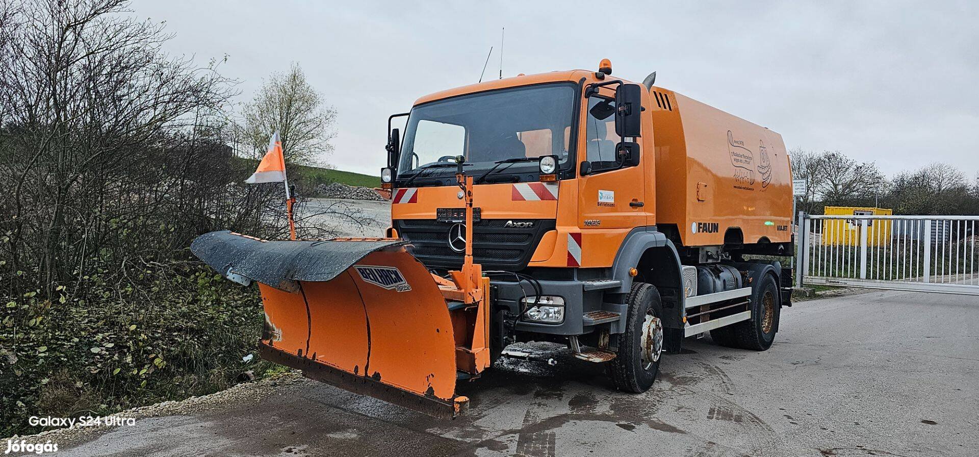 Mercedes Axor 4X4 Hótoló Porszívós 1 Tulaj