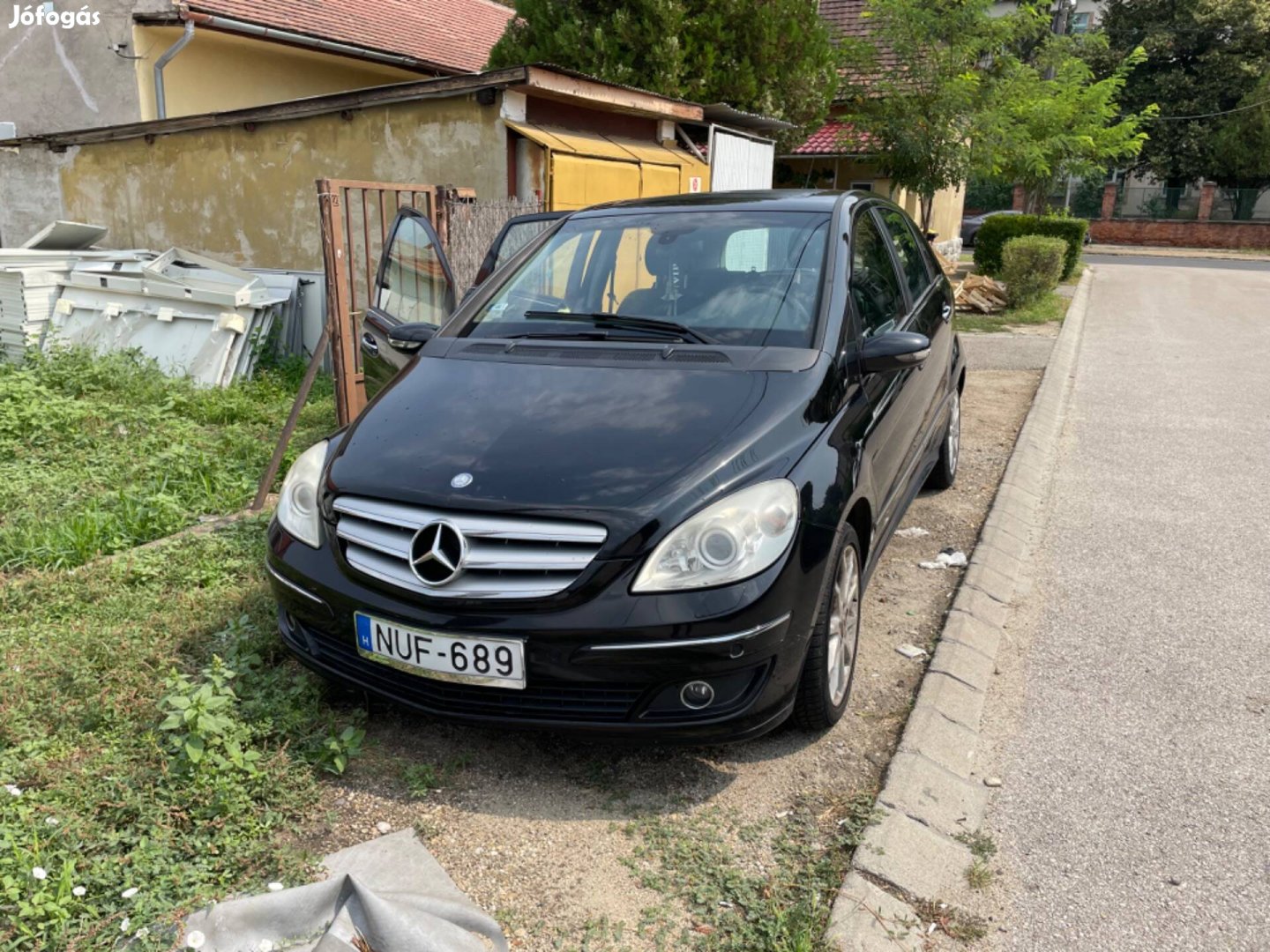 Mercedes B200