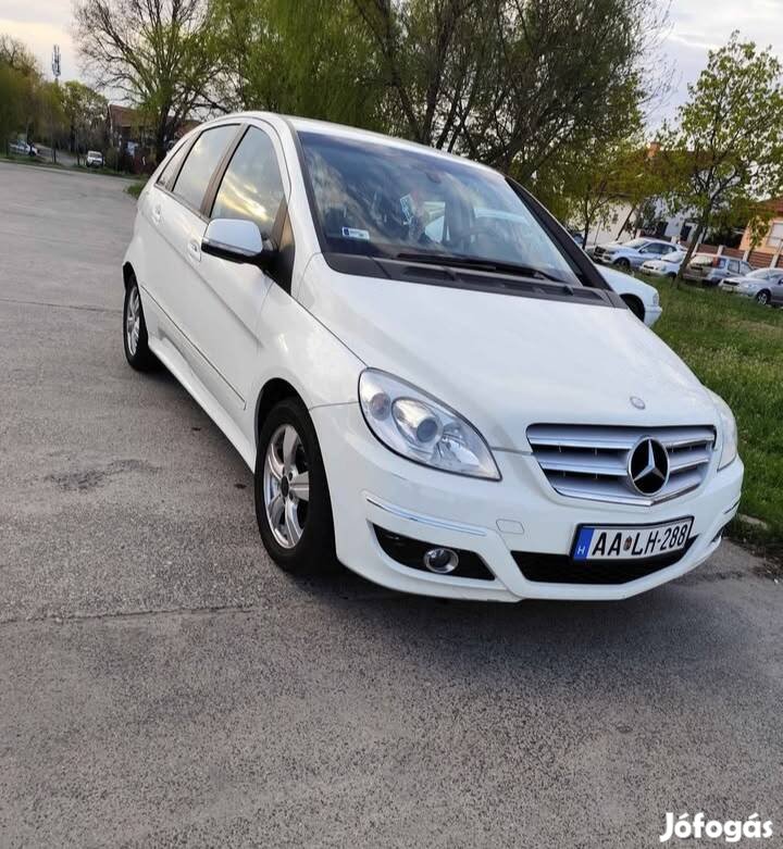 Mercedes B 200