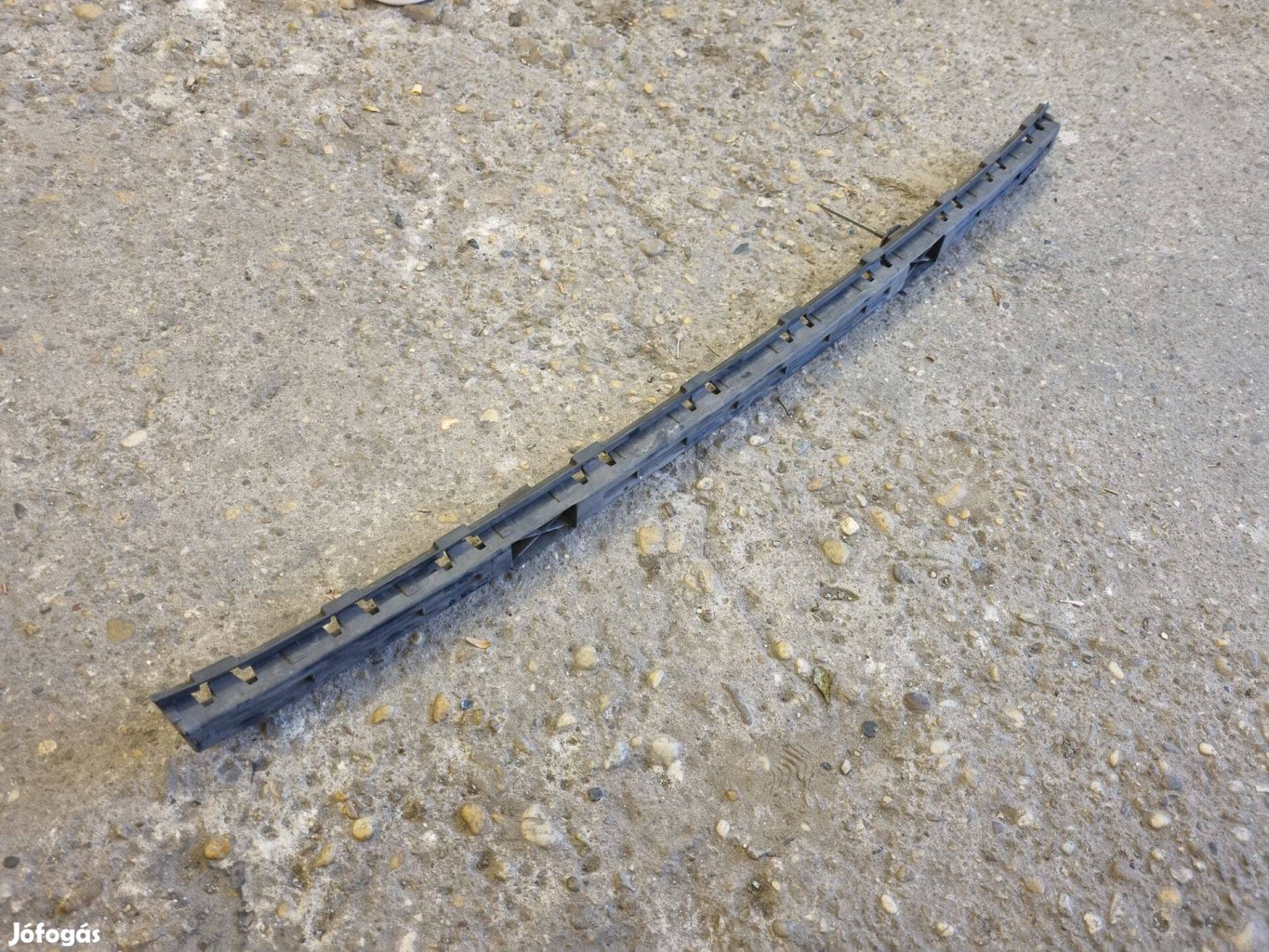 Mercedes B osztály W246 Hátsó lökhárító tartó A2468850065