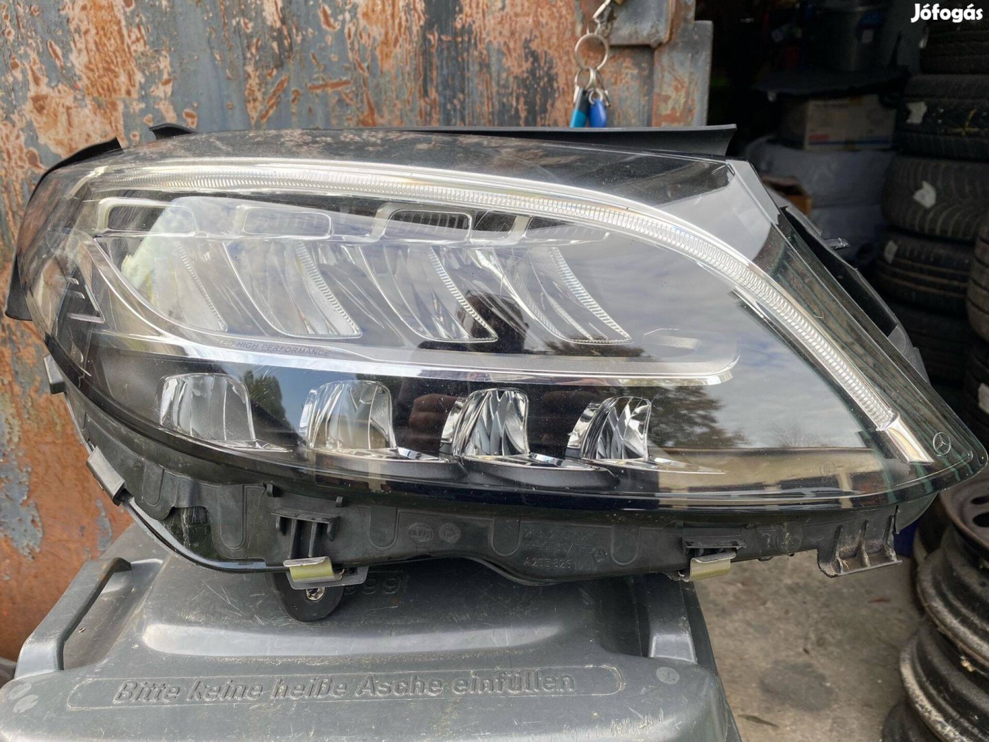 Mercedes Benc W205 c-osztály jobb első Led fényszoró a2059062206