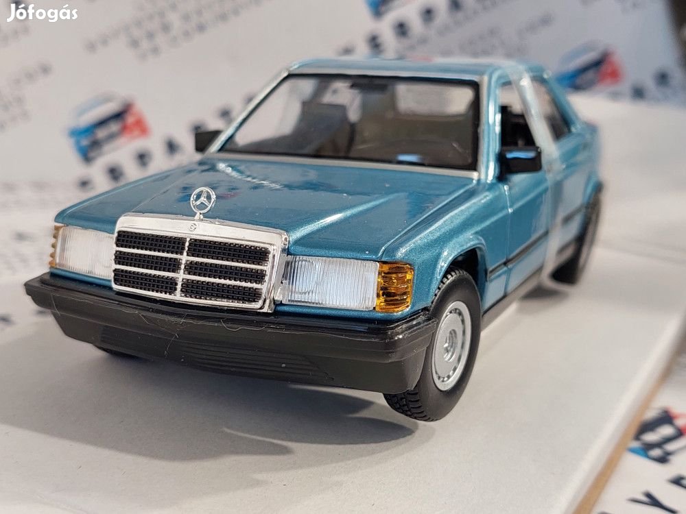 Mercedes Benz 190E (1984) - kék -  Bburago - 1:24