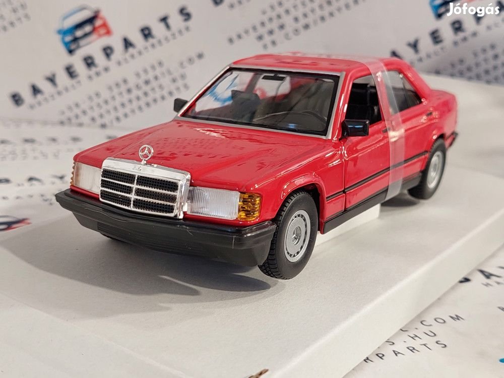 Mercedes Benz 190E (1984) - piros -  Bburago - 1:24