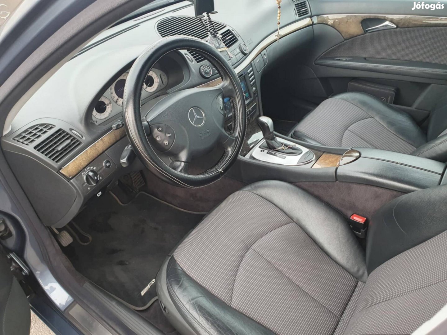 Mercedes-Benz 211. E240