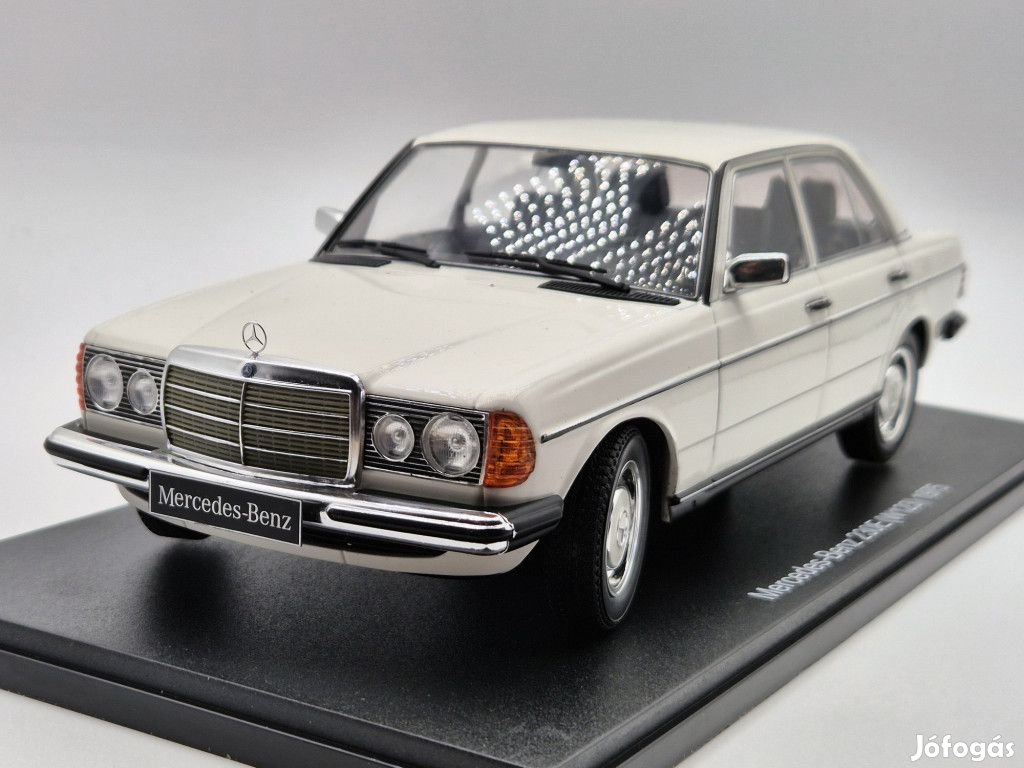 Mercedes Benz 230E W123 (1975) - fehér -  KK-Scale - 1:18