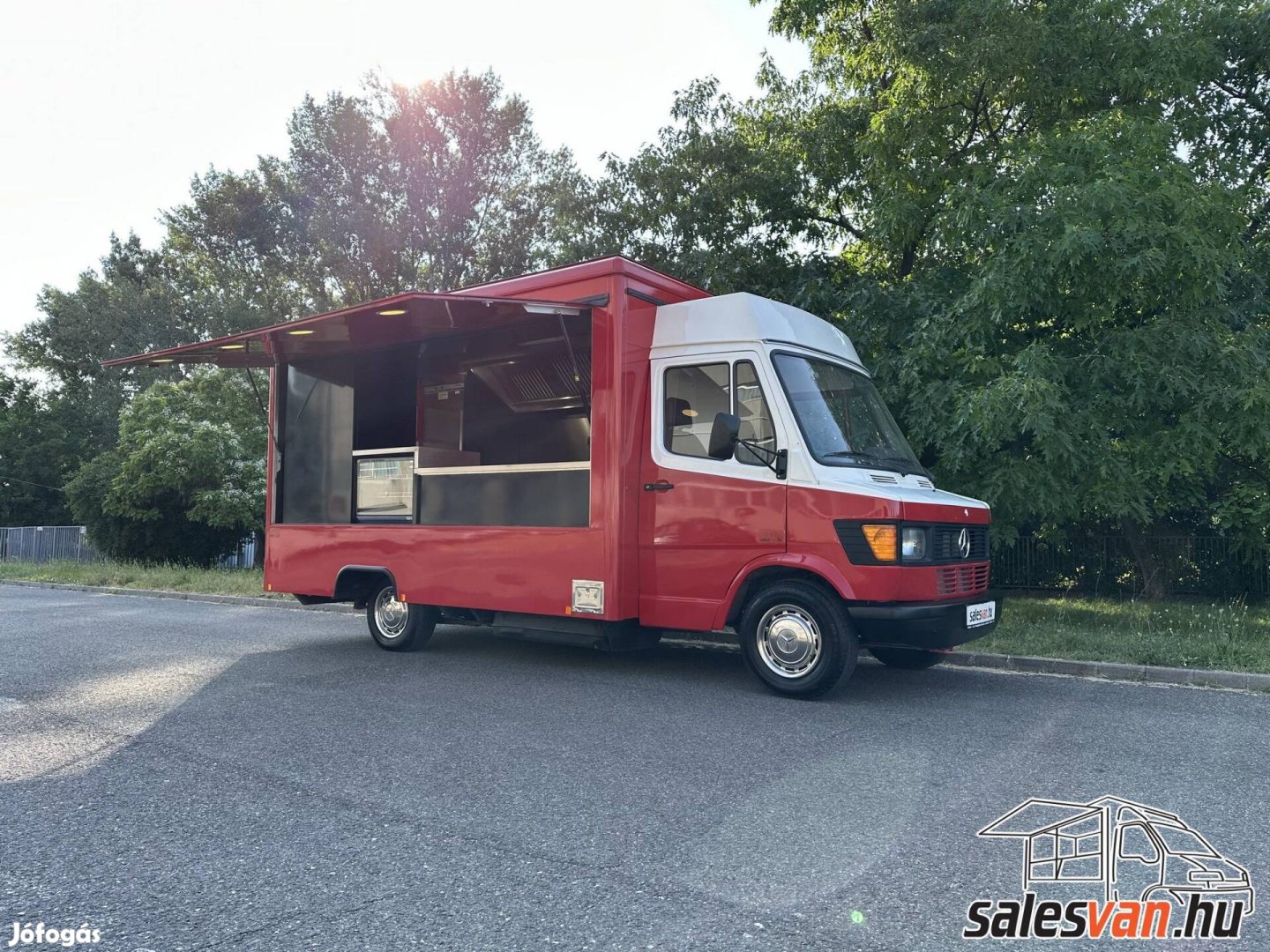 Mercedes-Benz 308 Food Truck Büfékocsi Bérelhet...