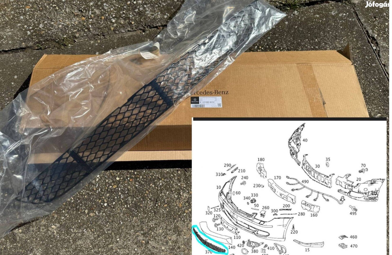 Mercedes-Benz A 219 885 00 53 alsó díszrács