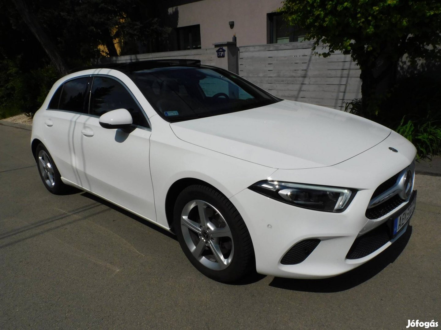 Mercedes-Benz A 220 4Matic 7G-DCT Szervizkönyv!...