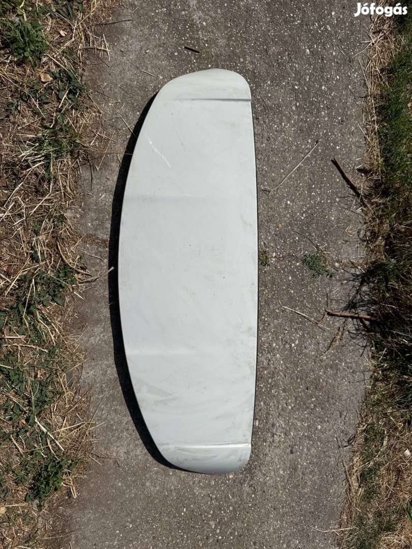 Mercedes-Benz A W176 gyári tetőspoiler féklámpával fehér