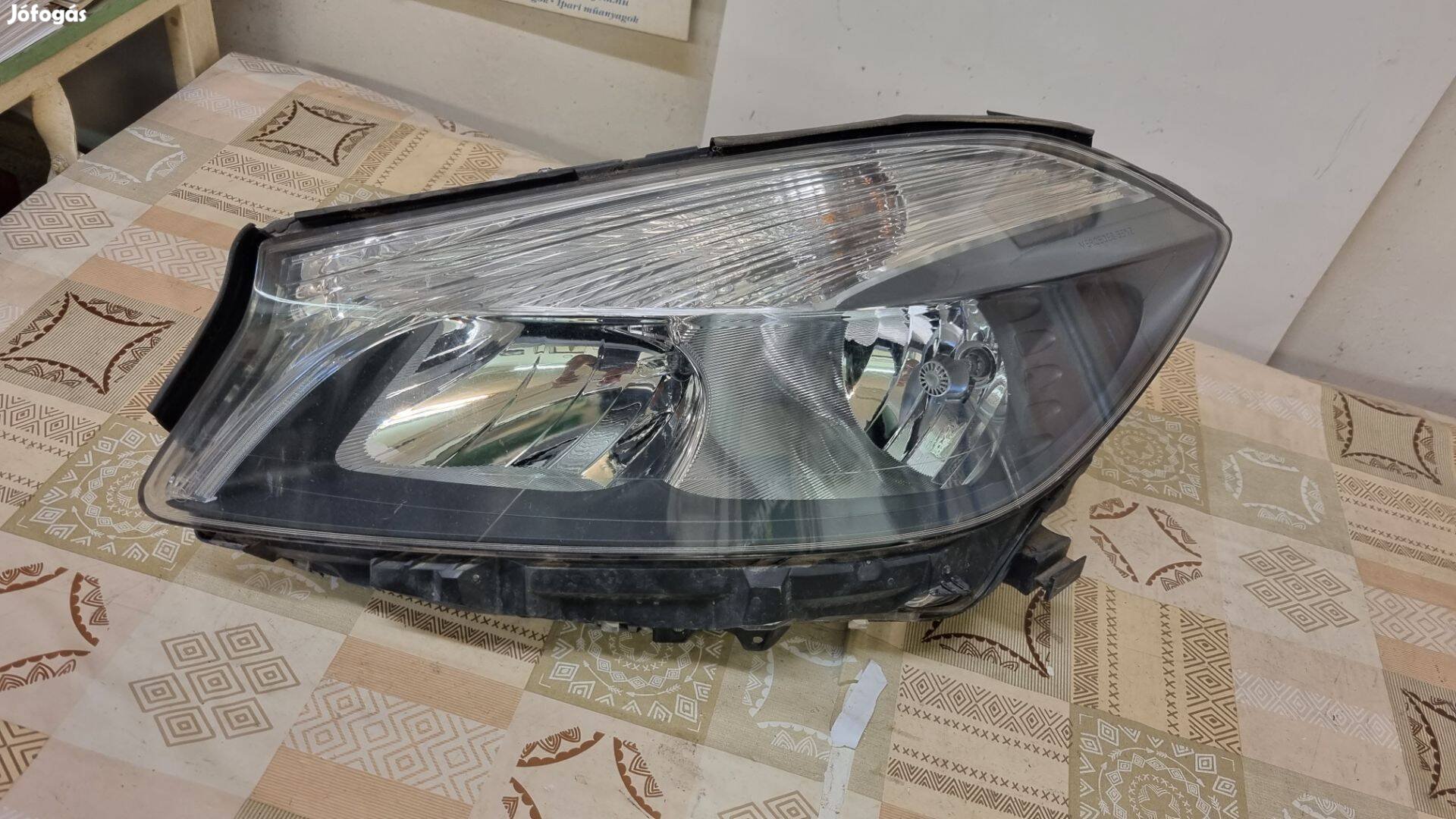 Mercedes Benz A class W176 Bal első fényszóró A1768203861