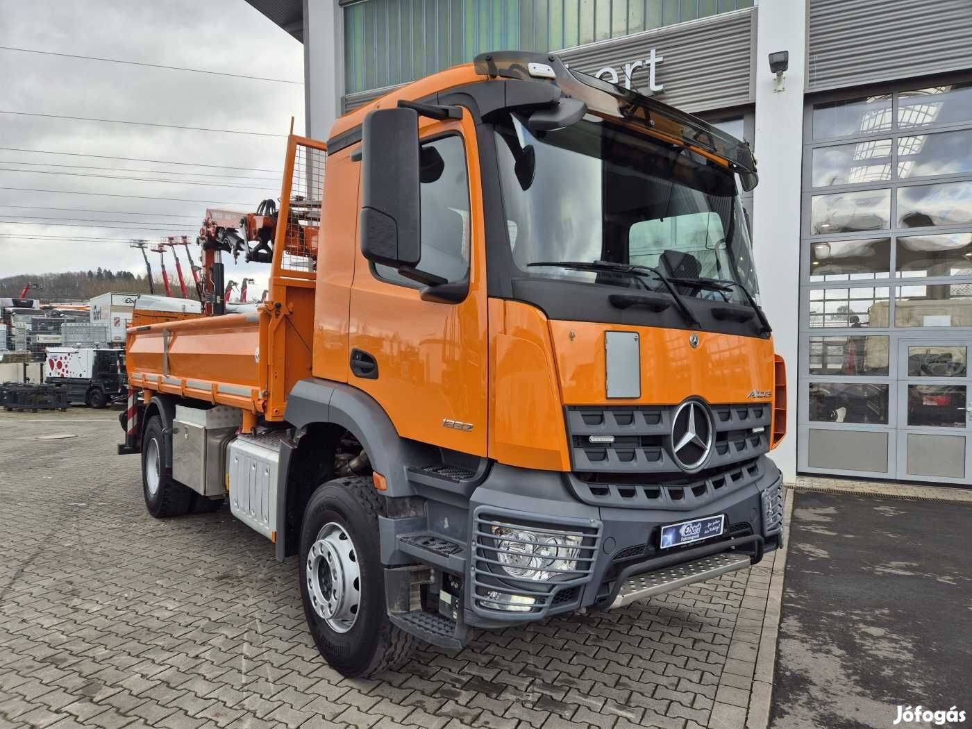 Mercedes-Benz Arocs 1832 KK Hátsó daru Atlas 126.4E-A3L Funk