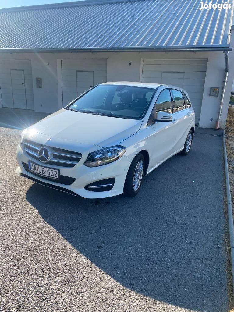 Mercedes-Benz B180