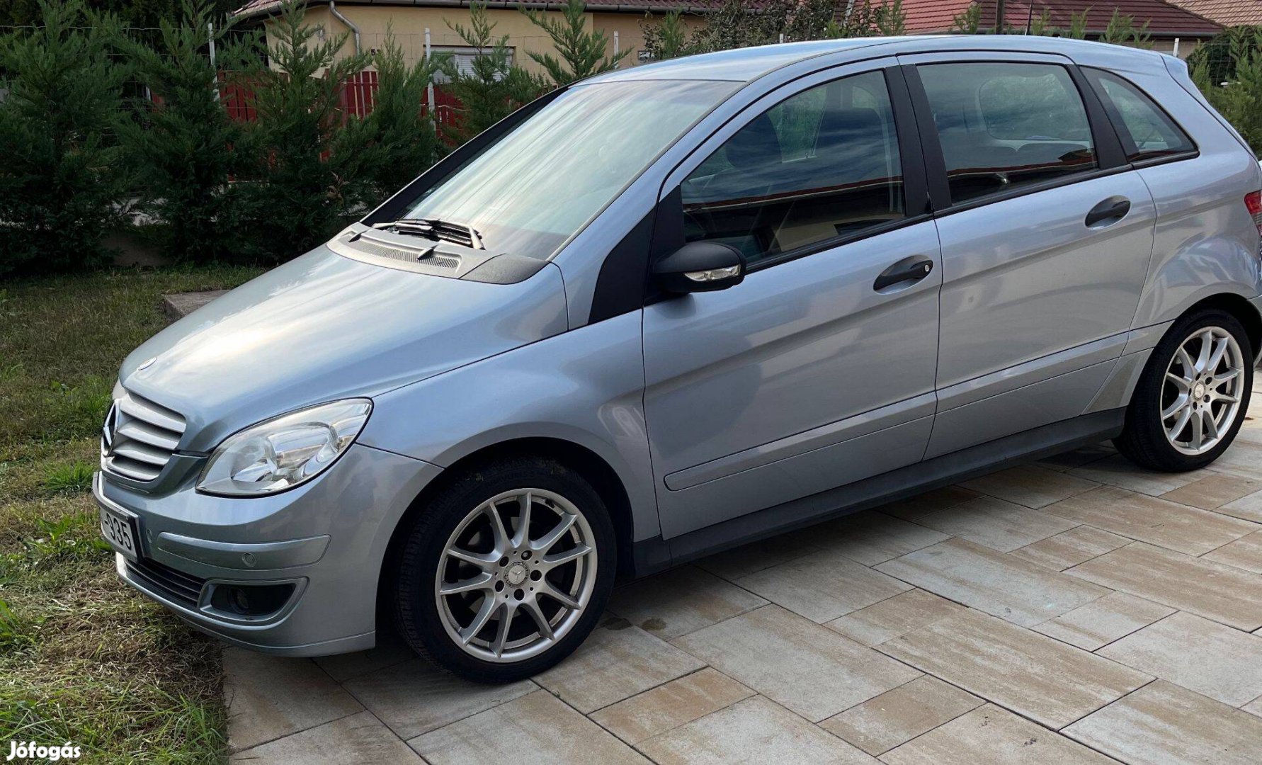Mercedes Benz B200