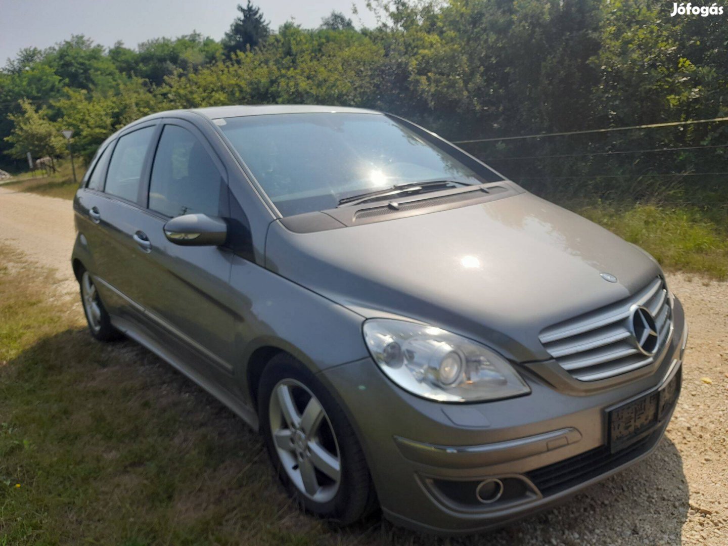 Mercedes-Benz B200