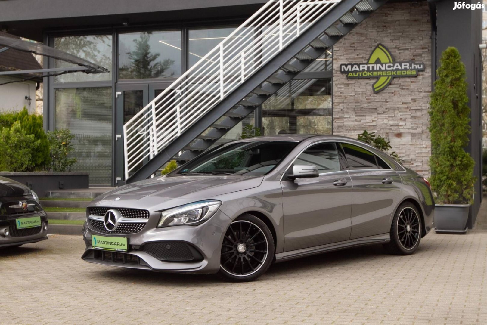 Mercedes-Benz CLA 180 AMG Sport Mountain Gray M...