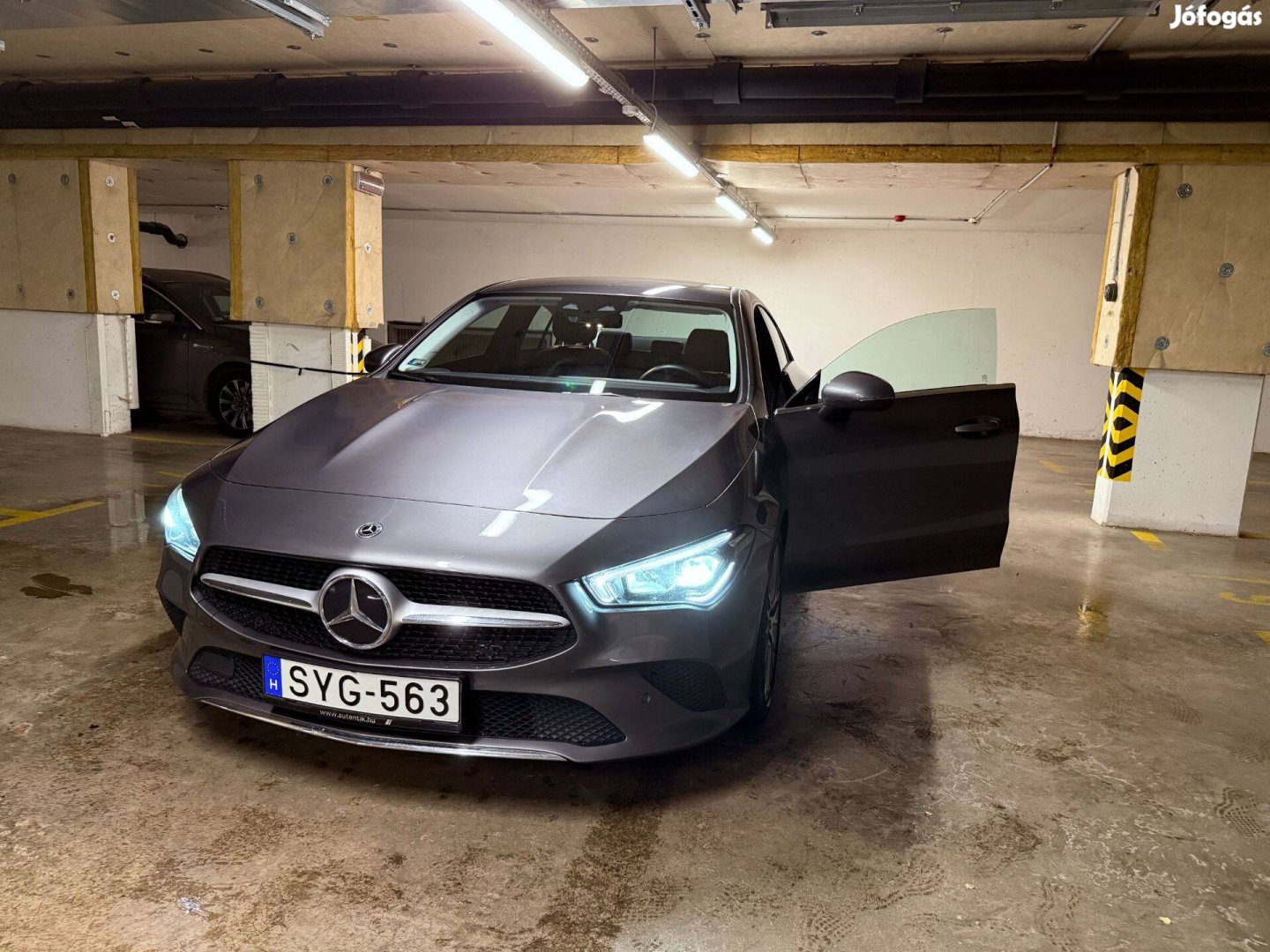 Mercedes-Benz CLA 180 Progressive 7G-DCT