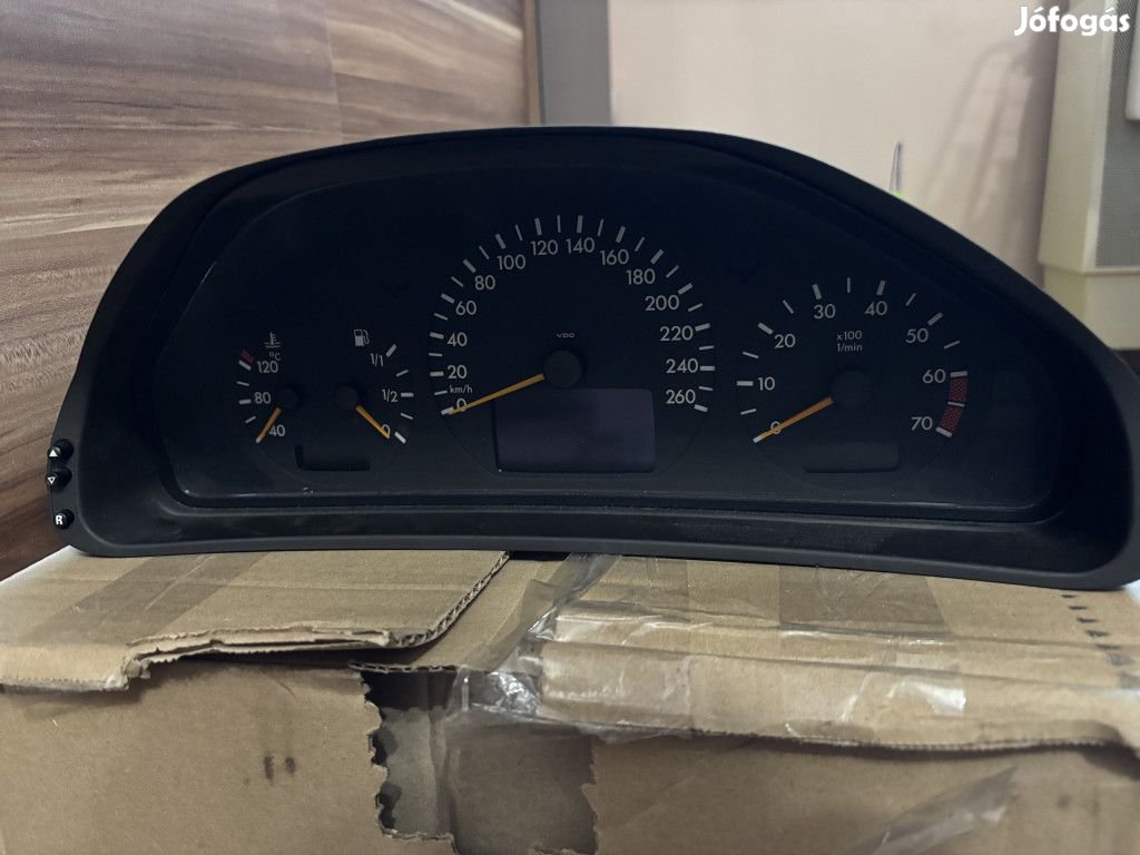 Mercedes-Benz CLK W208 km óracsoport A2085405611