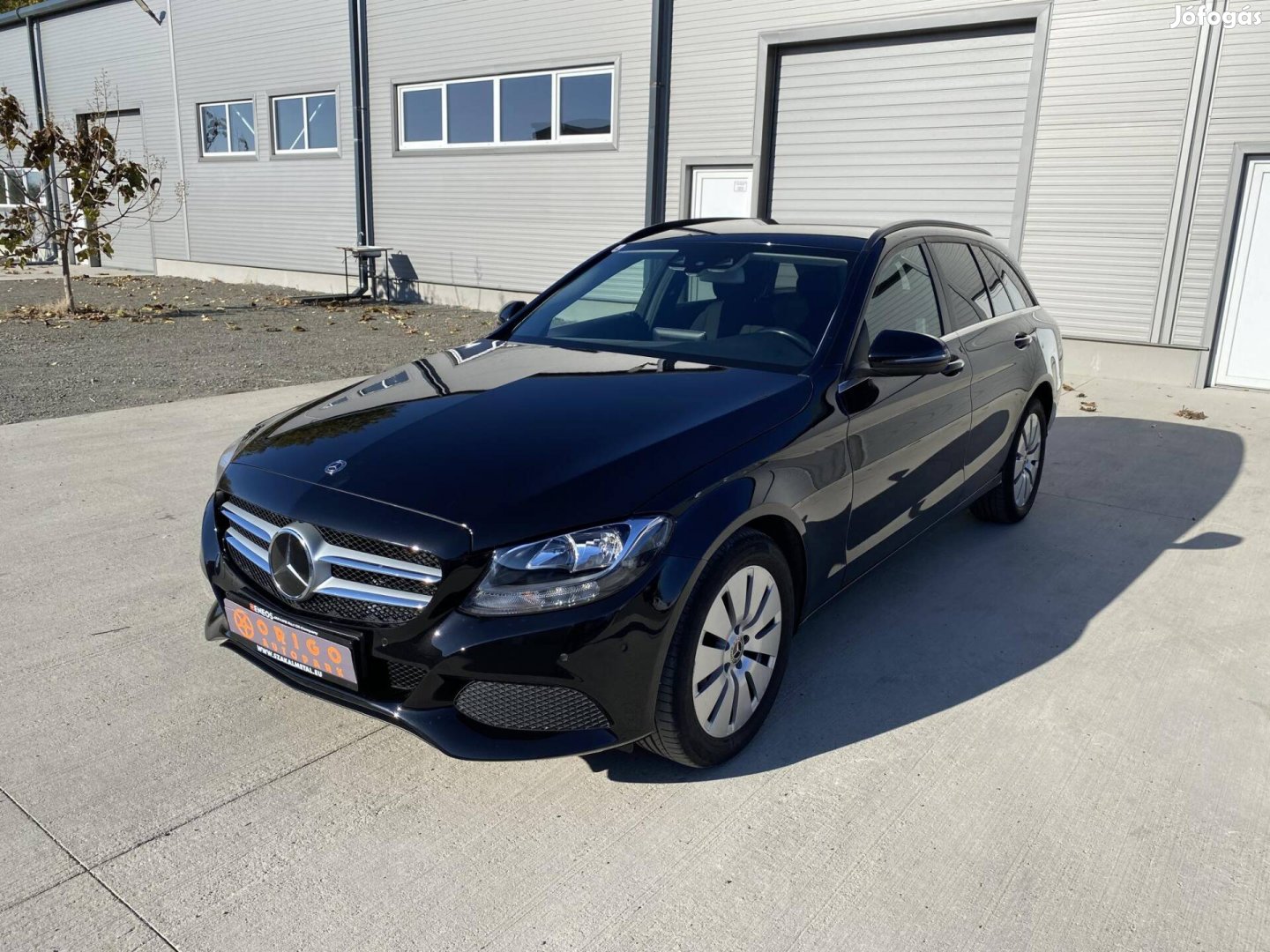 Mercedes-Benz C 220 T d 4Matic 9G-Tronic Egy Tu...