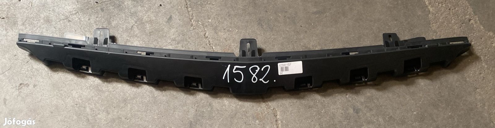 Mercedes Benz C-Class 205 első lökhárító középkonzol A2058851165 eladó