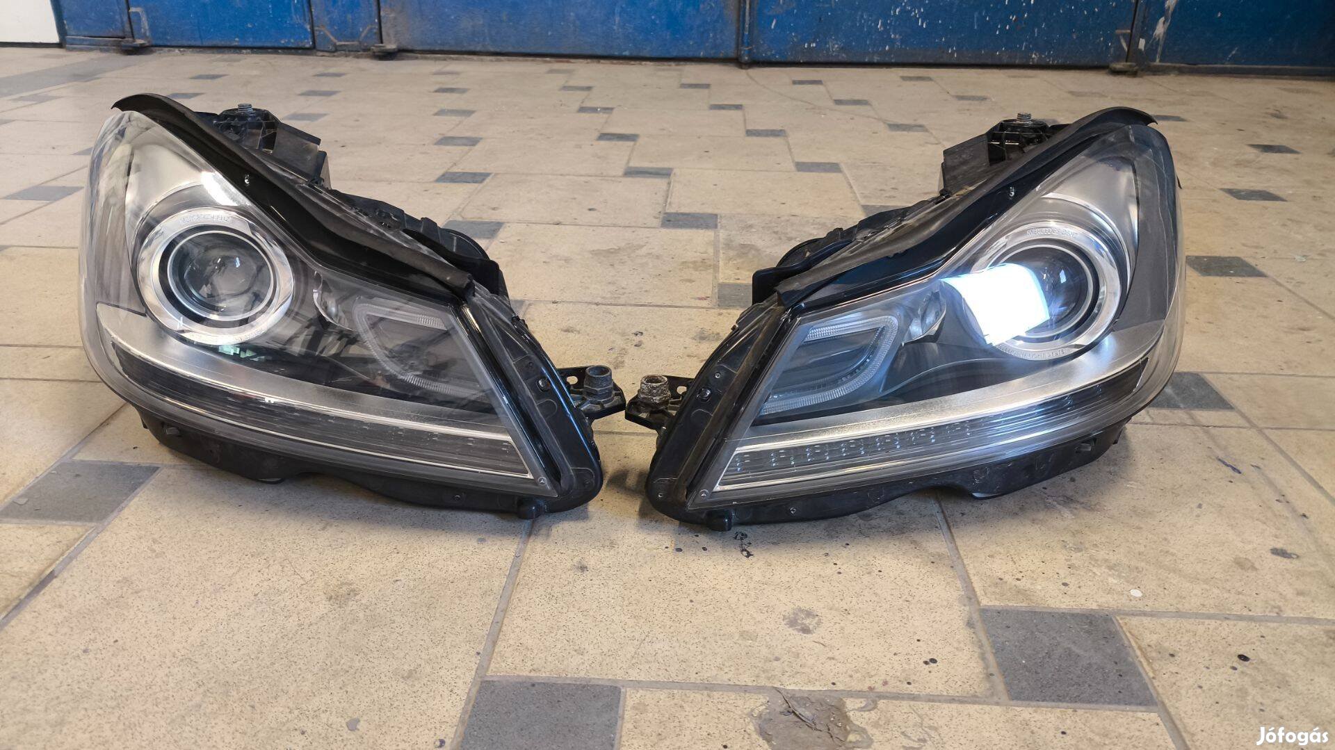 Mercedes-Benz C ( W204 FACE-LIFT ) jobb első Kanyarkövető fényszóró