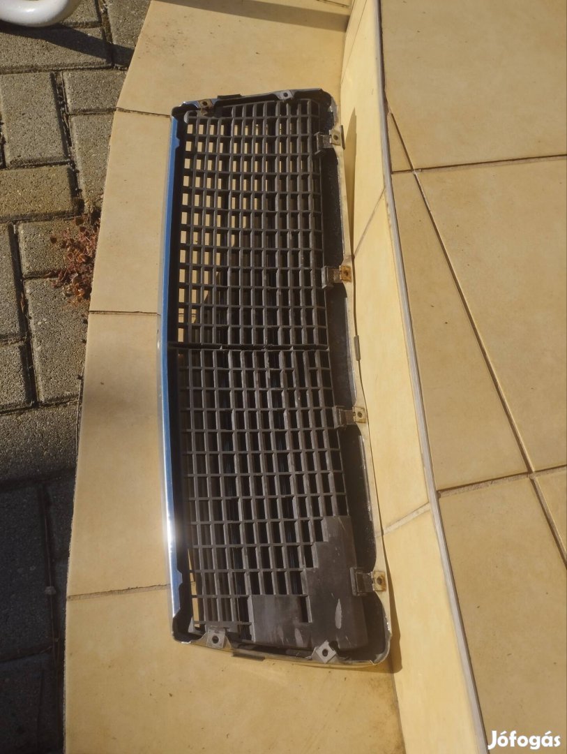 Mercedes Benz C klasse W202 hűtőrács hűtő díszrács 