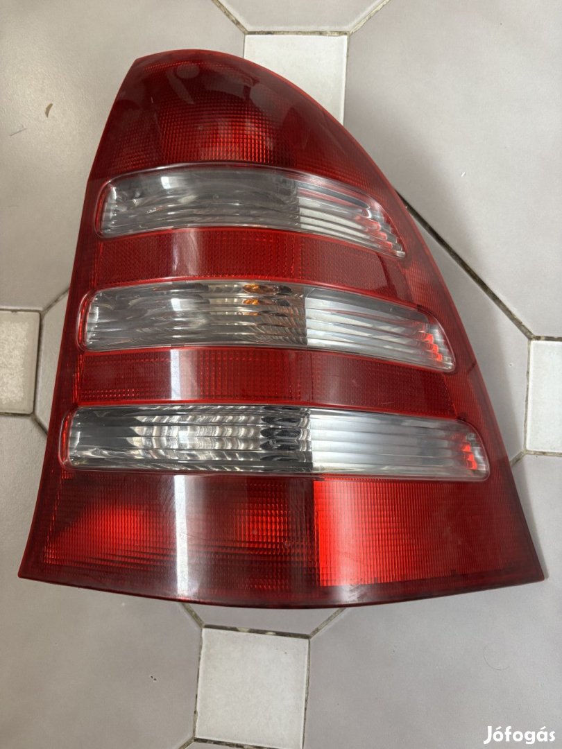 Mercedes-Benz C-osztály W203 jobb hátsó lámpa A2038201264