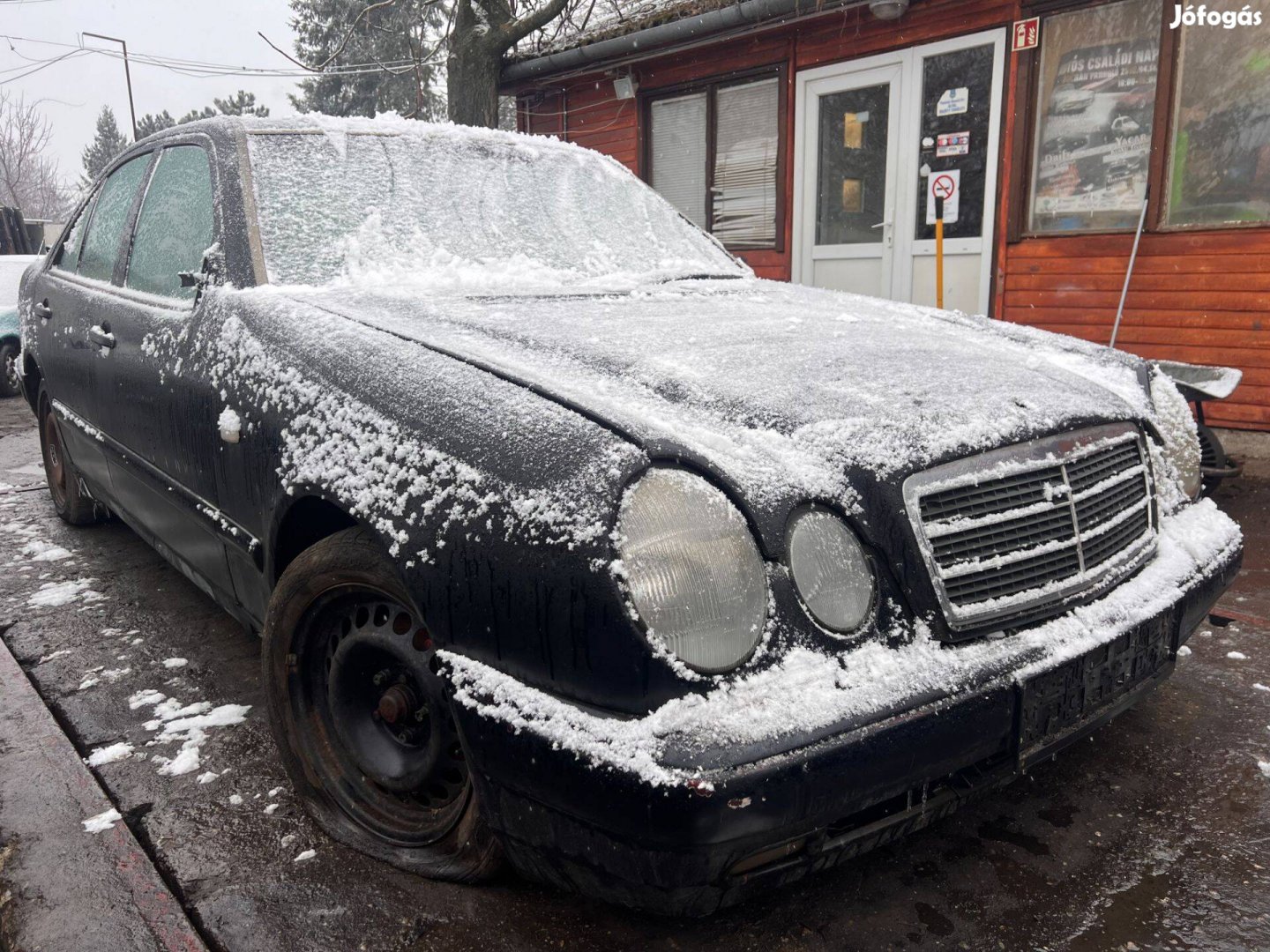 Mercedes-Benz E220D (1996) 604912 Alkatrészek #M2135