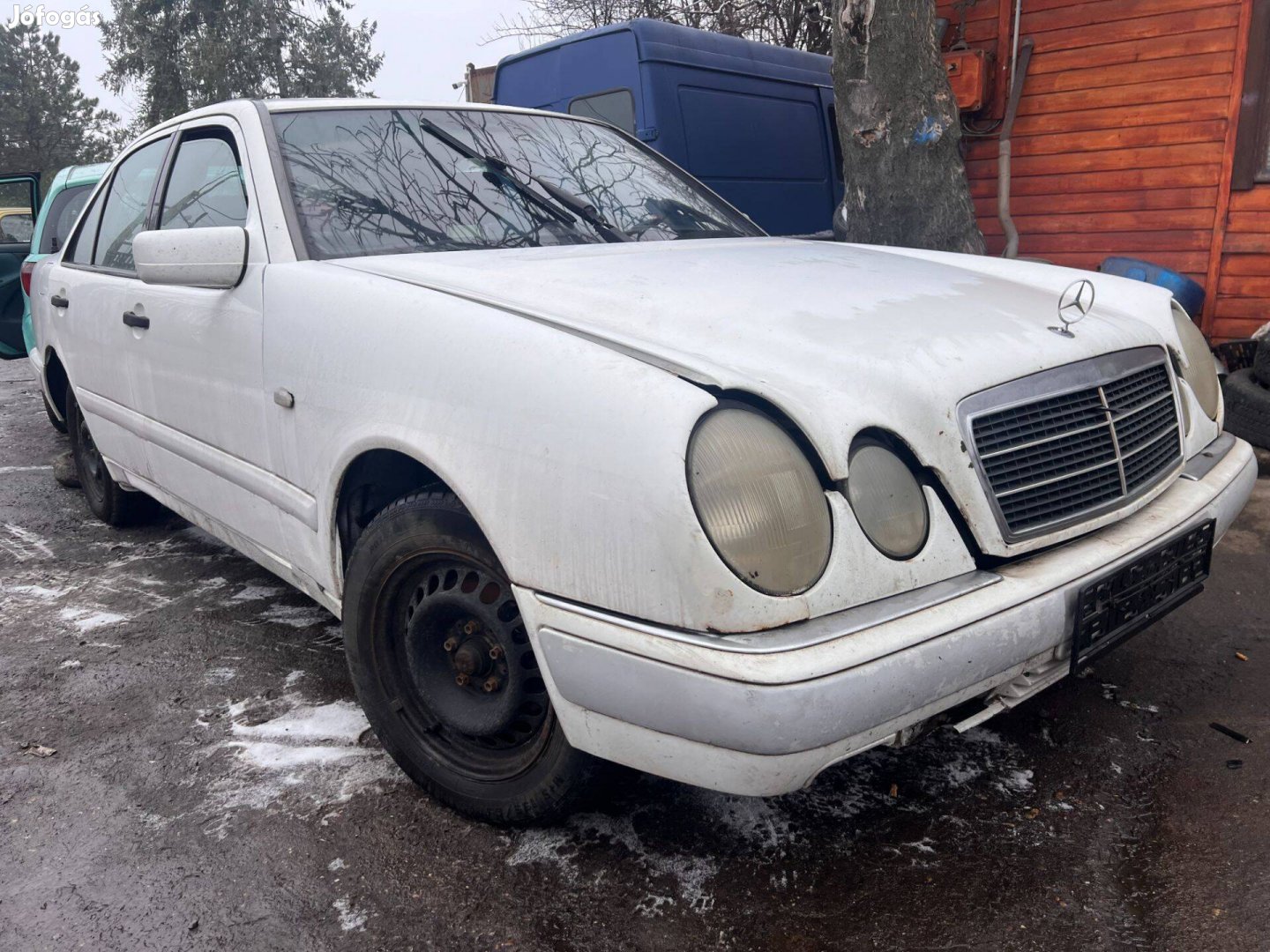 Mercedes-Benz E220D (1998) 604010 Alkatrészek #M2149