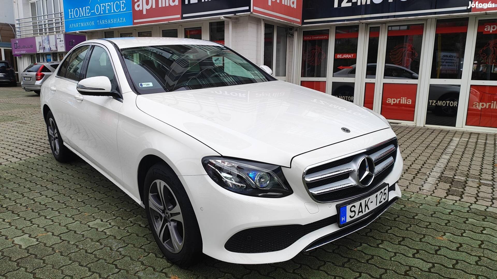 Mercedes-Benz E 200 4Matic 9G-Tronic EQ Boost M...