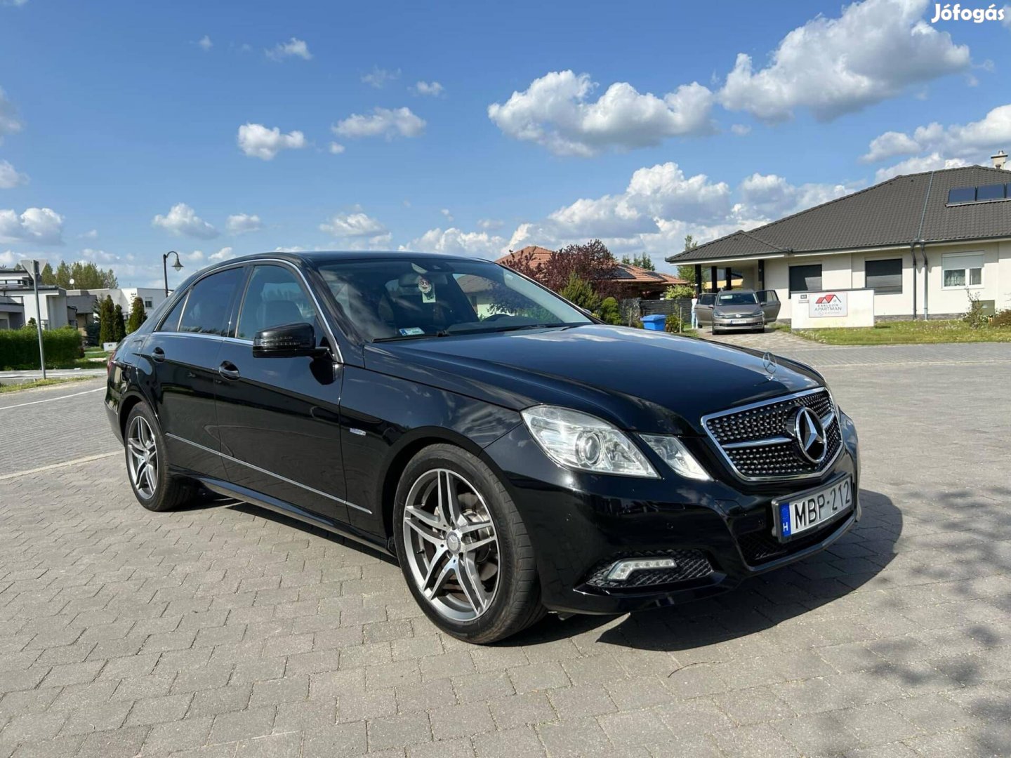 Mercedes-Benz E 200 CGI Blueefficiency Avantgar...