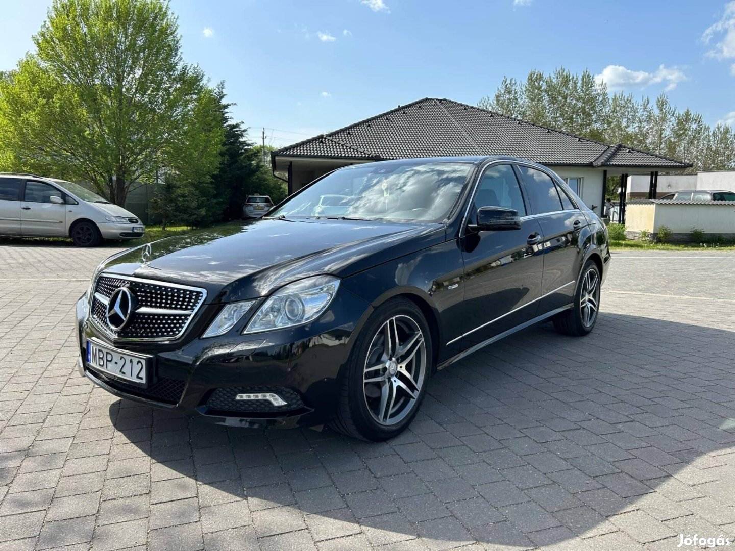 Mercedes-Benz E 200 CGI Blueefficiency Avantgar...