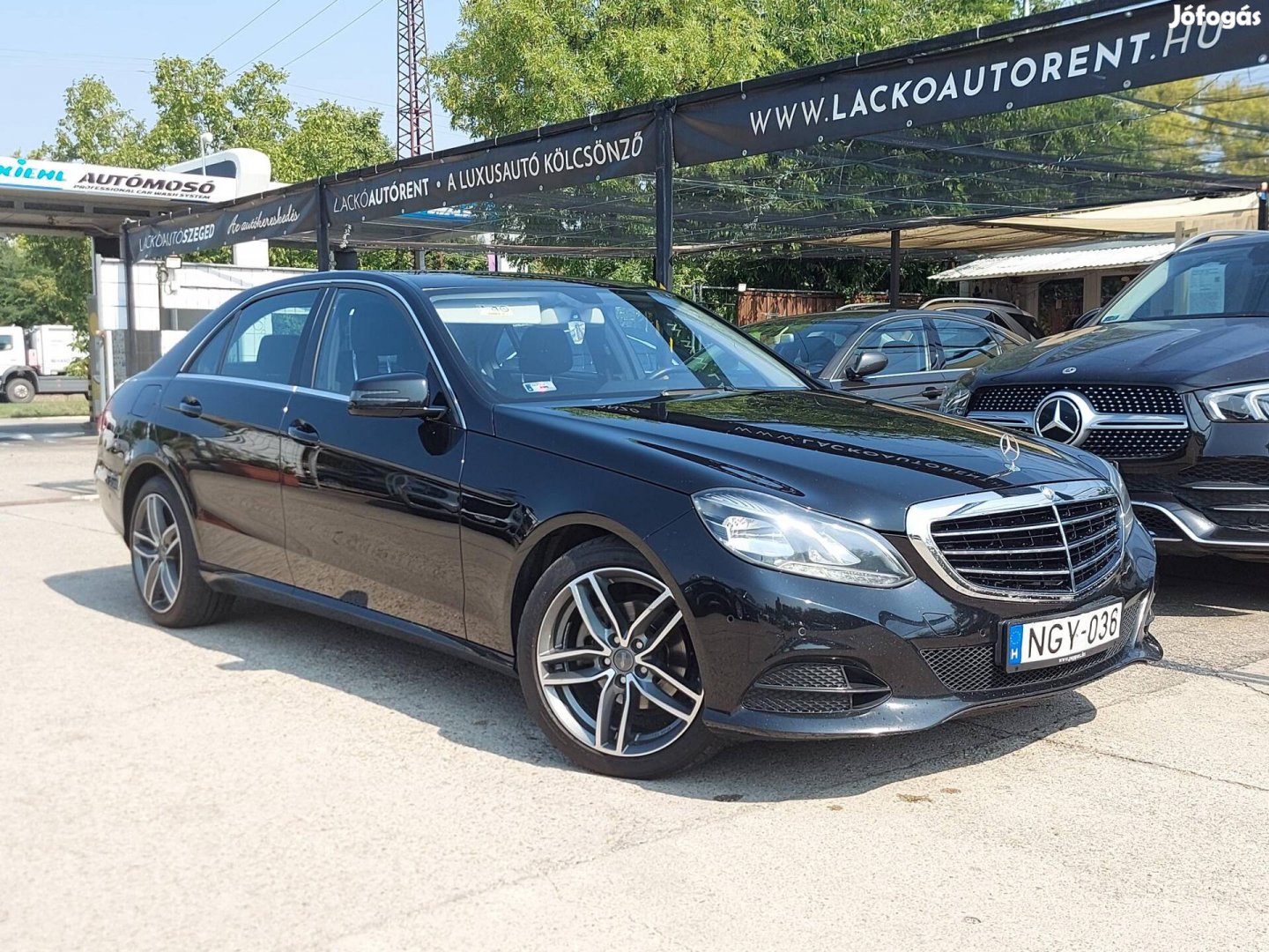 Mercedes-Benz E 220 Bluetec (Blueefficiency) Av...