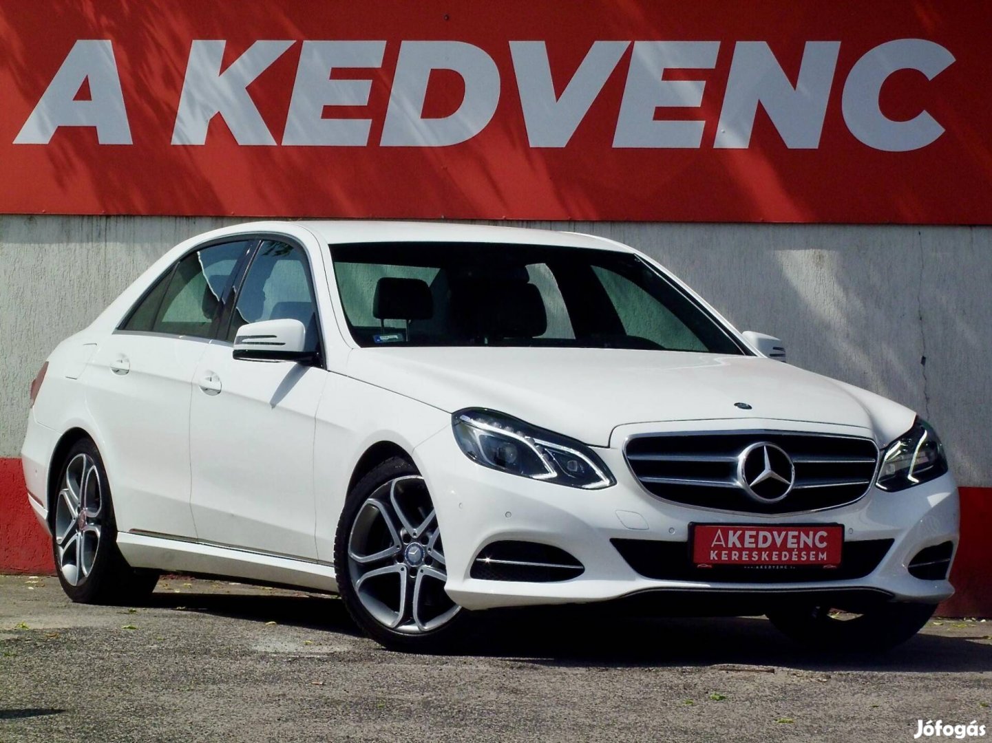 Mercedes-Benz E 220 Bluetec (Blueefficiency) Av...