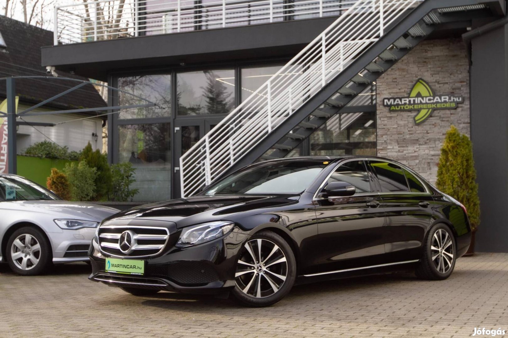 Mercedes-Benz E 220 d 9G-Tronic Black Metallic...