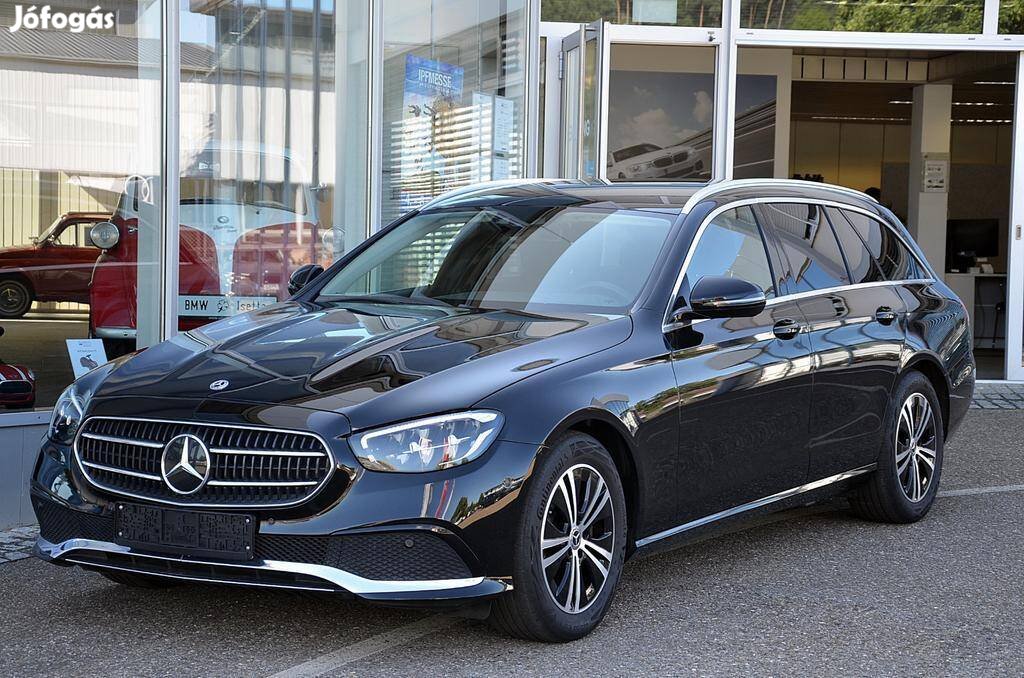 Mercedes-Benz E 220 d T 4Matic 9G-Tronic 1 kézb...