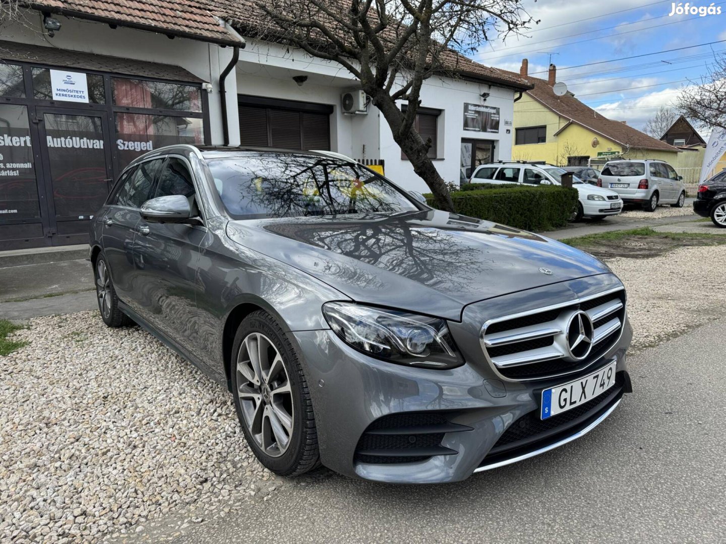 Mercedes-Benz E 220 d T 9G-Tronic AMG / Magas F...