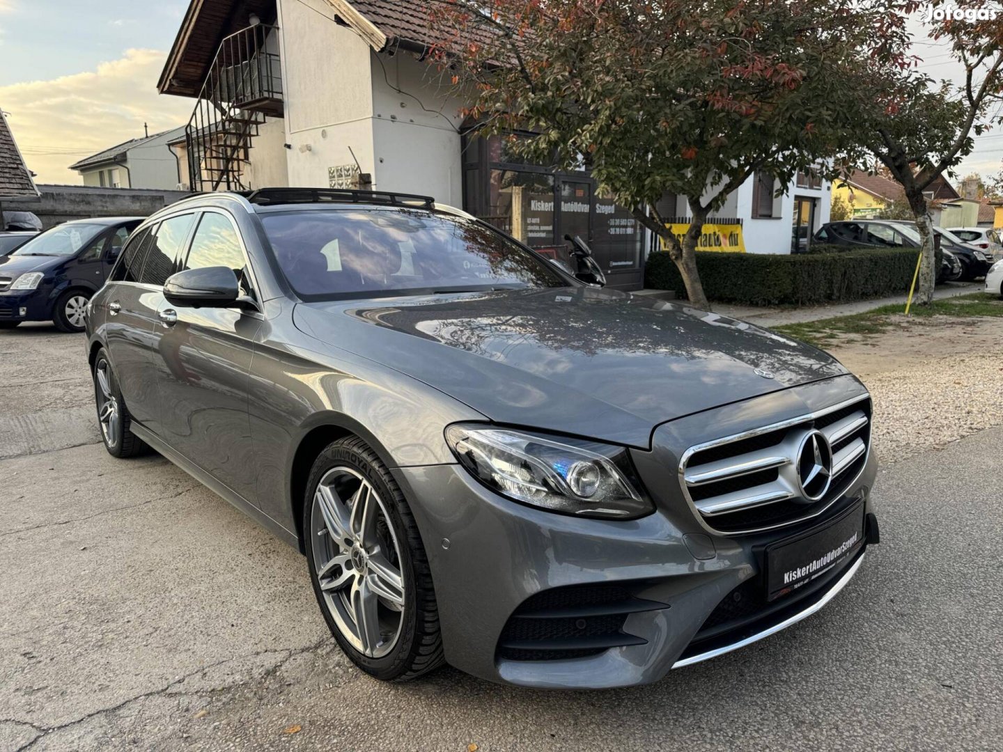 Mercedes-Benz E 220 d T 9G-Tronic AMG / Magas F...