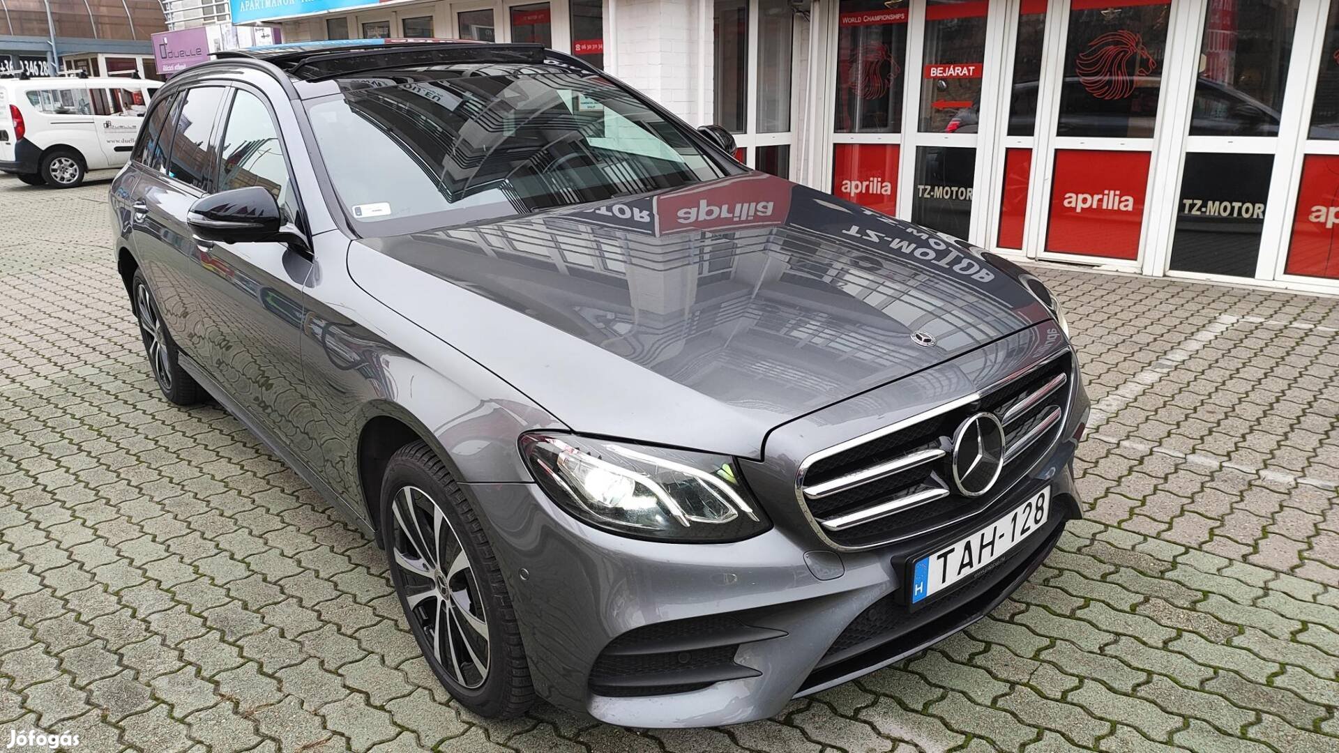 Mercedes-Benz E 400 d 4Matic 9G-Tronic Vezetett