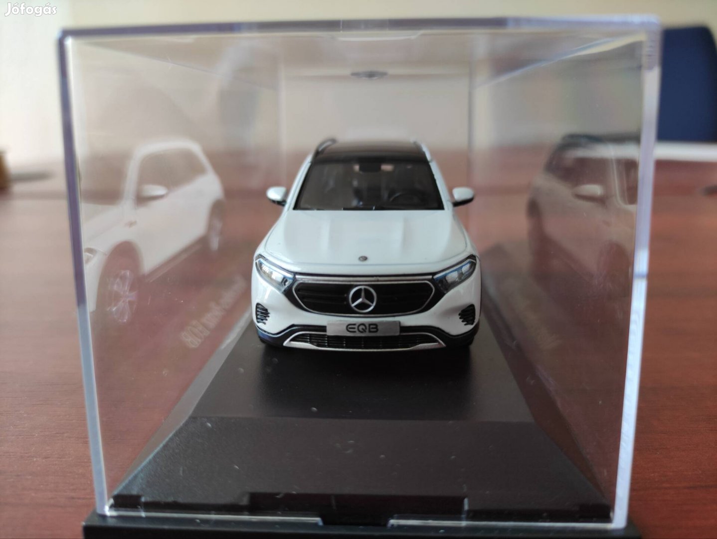 Mercedes-Benz Eqb modell autó