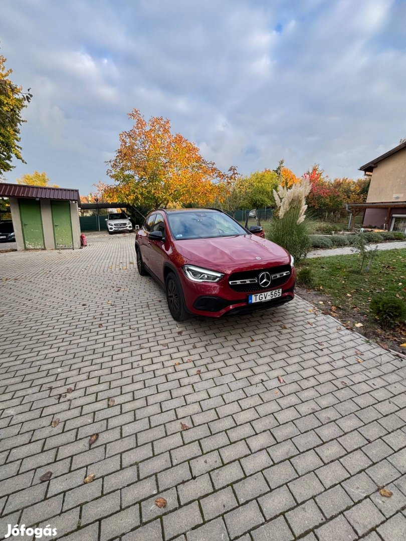 Mercedes-Benz GLA 180 7G-DCT