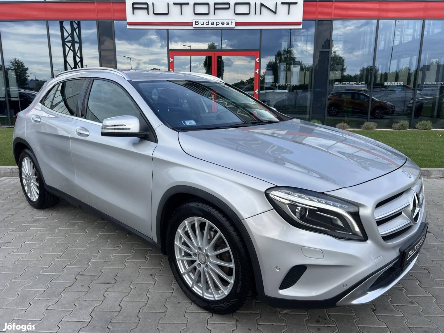 Mercedes-Benz GLA 180 7G-DCT 66000 KM! Frissen...