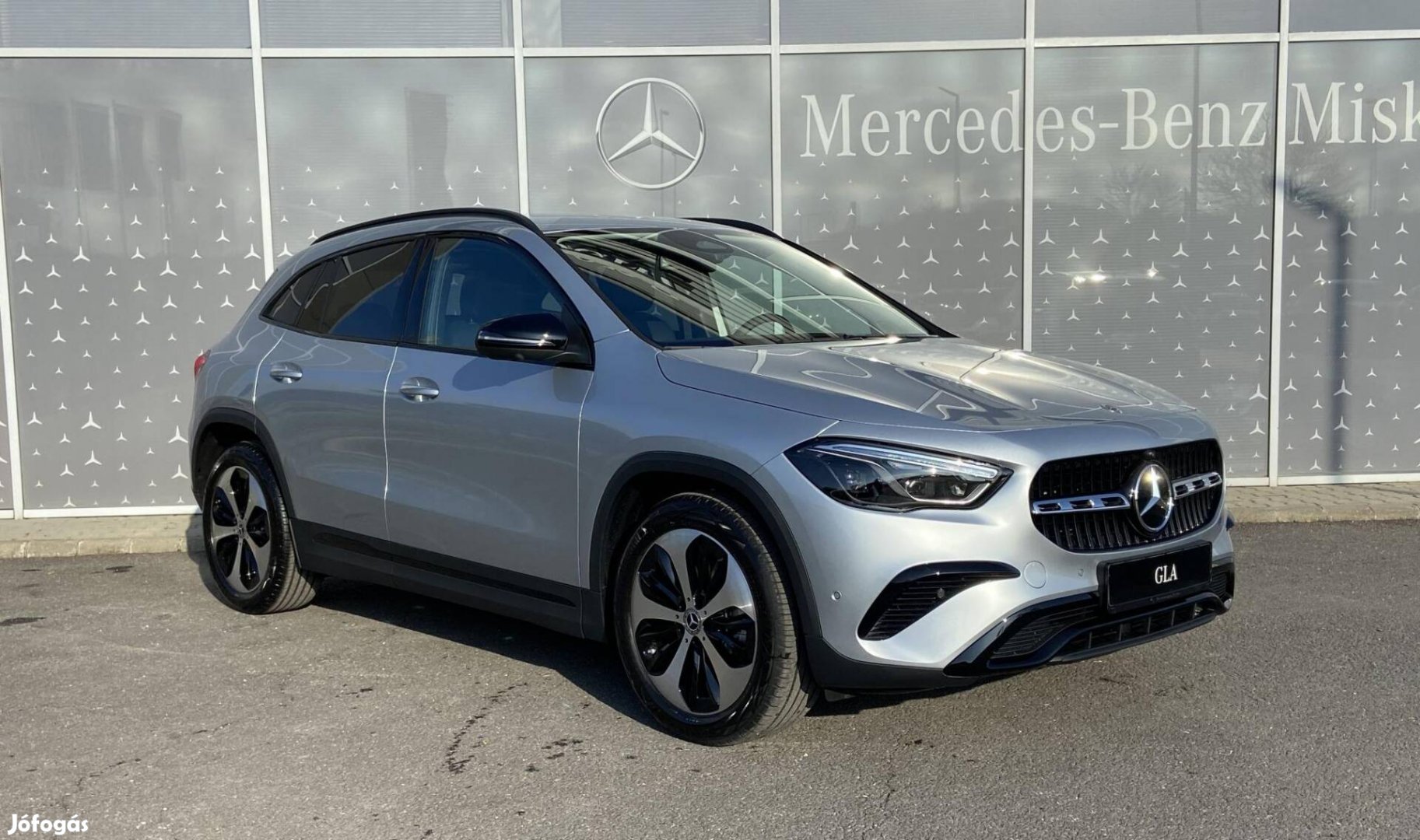 Mercedes-Benz GLA 200 7G-DCT Mild hybrid drive...