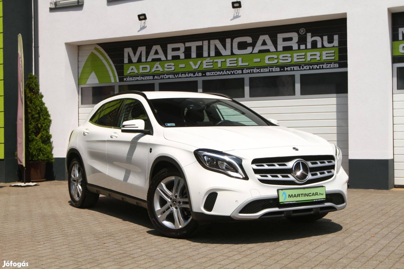 Mercedes-Benz GLA 200 7G-DCT Polar White +Erede...