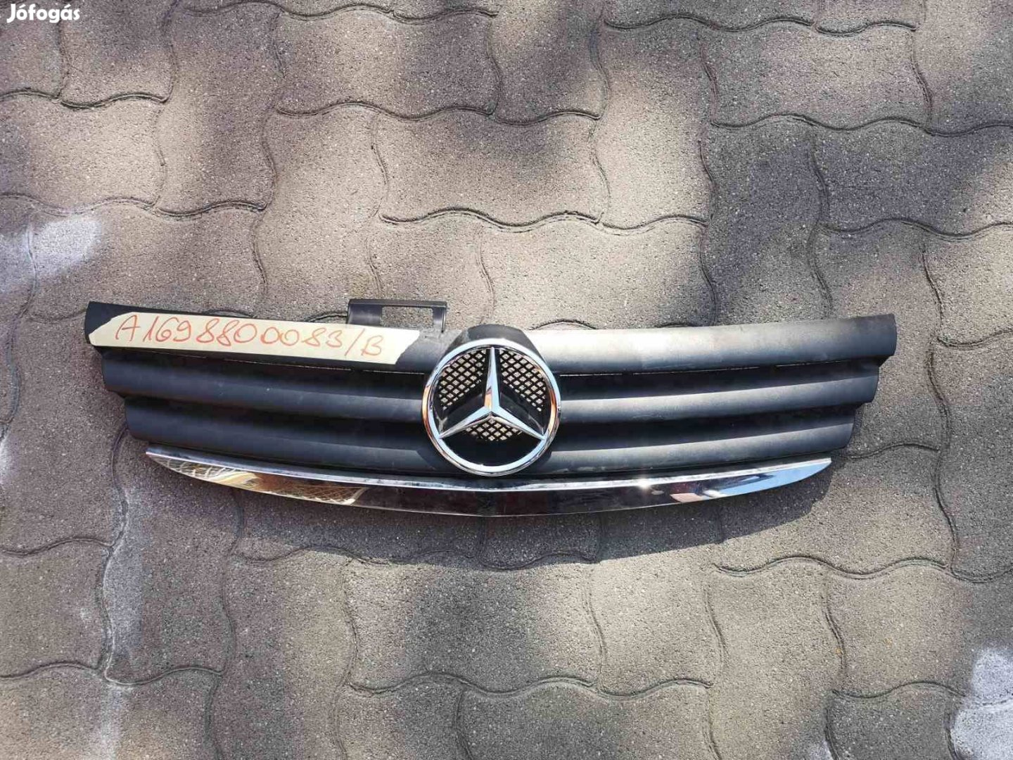 Mercedes-Benz Hűtőrács fekete