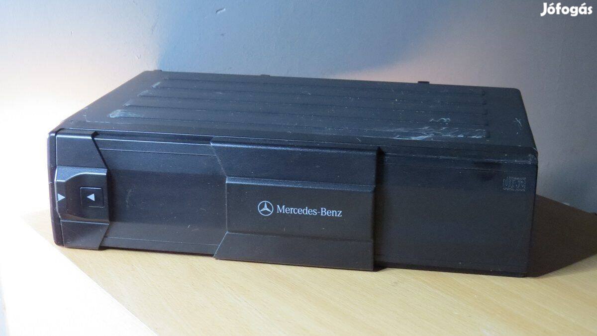 Mercedes Benz MC3198 gyári cd tár