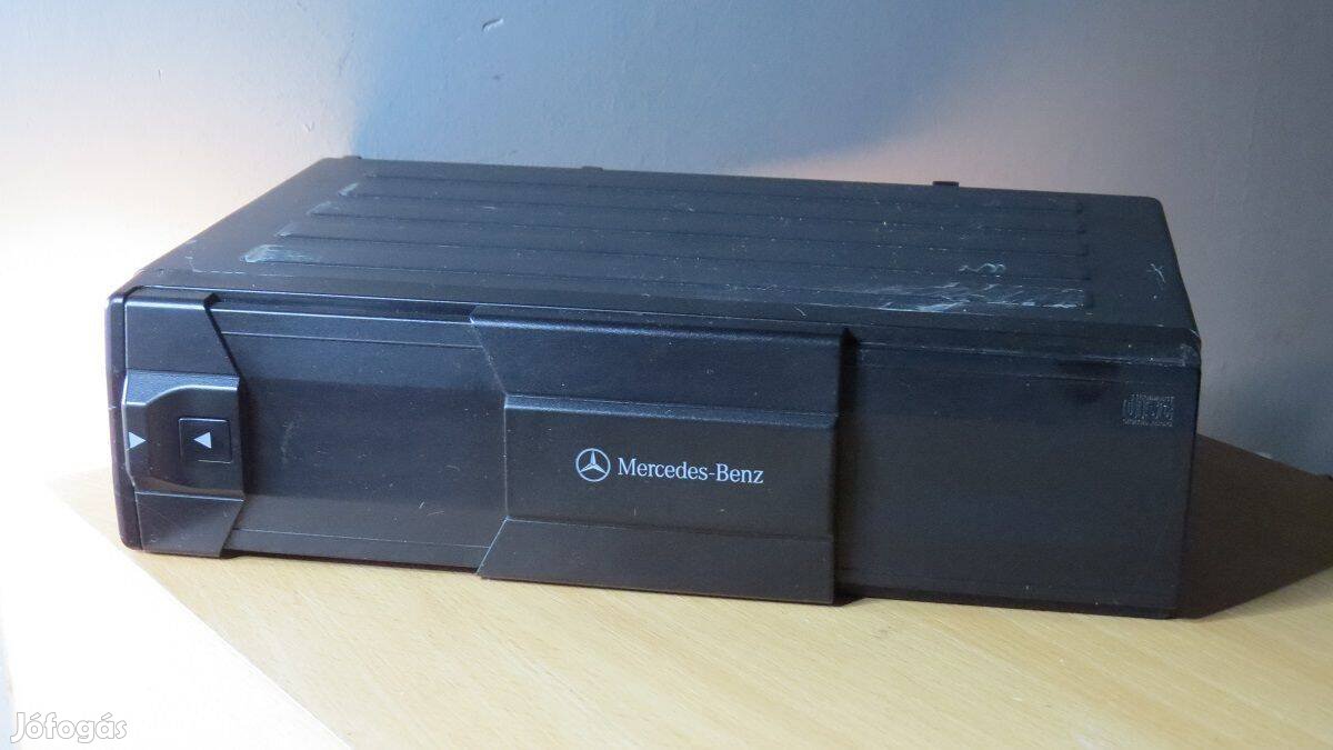 Mercedes Benz MC3198 gyári cd tár