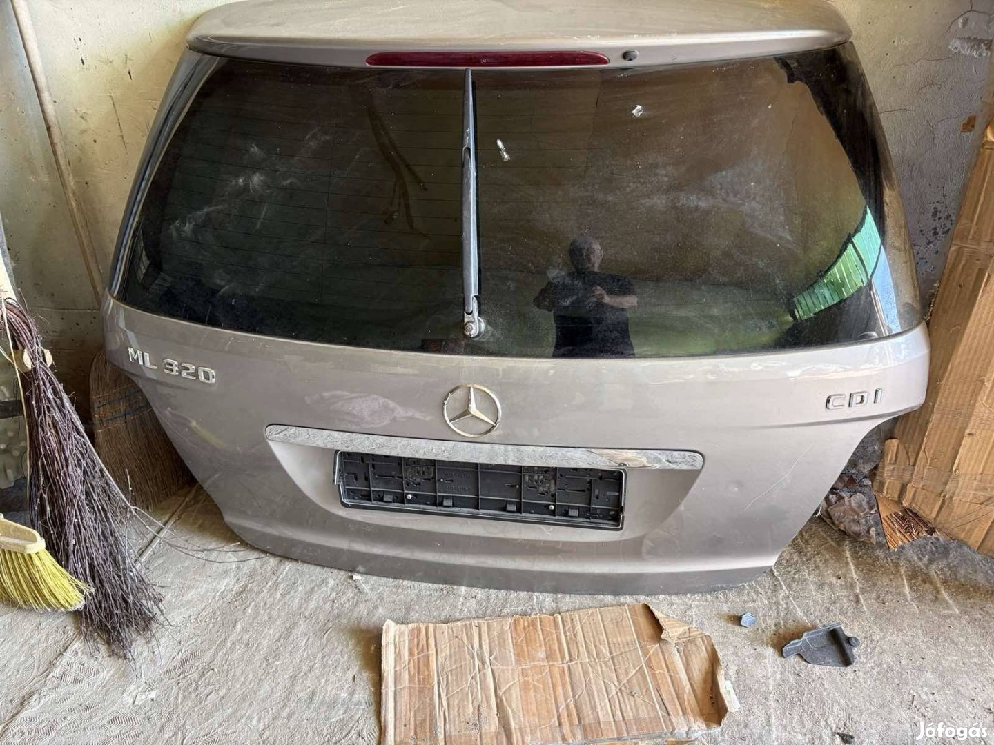 Mercedes-Benz ML 320 / ML 320 csomagtartó ajtó
